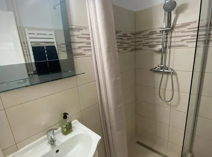 Piata Sudului Host Apartamento *